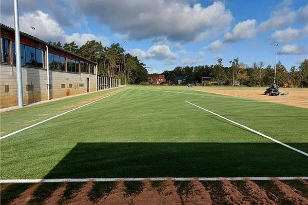 Aanleg kunstgras voetbalveld Wolfsdonk - Sportinfrabouw NV